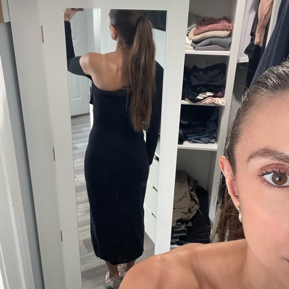 Off the shoulder sweater dress - Picture 7 of 8